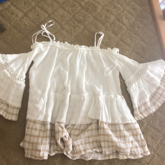 Off the shoulder shirt. - Picture 1 of 1